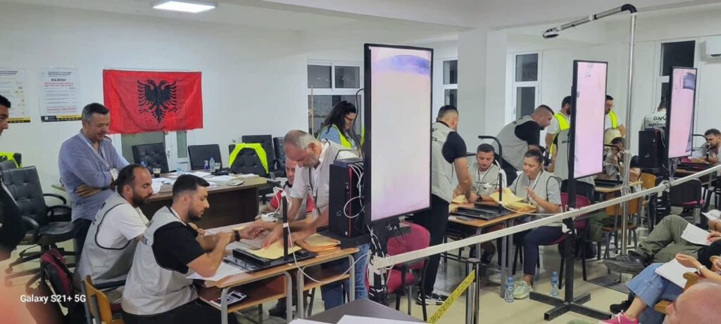 Socialistët fitojnë zgjedhjet dhe humbasin Himarën