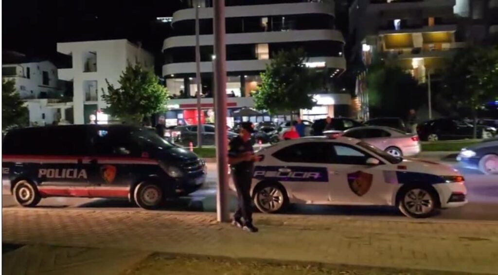RENEA zbarkon në Vlorë pa njoftuar policinë lokale, dyshohet se një person i shpallur në kërkim strehohet në një hotel, i armatosur