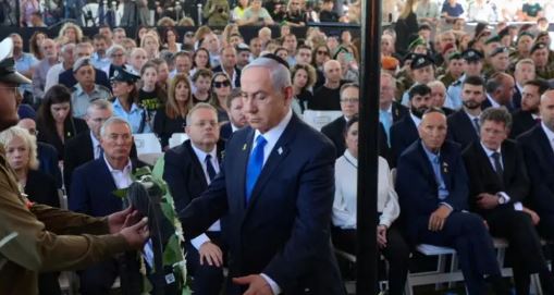 “Babai im u vra”/ Familjarët e viktimave të 7 tetorit ndërpresin fjalimin e Netanyahut: Të keni turp!