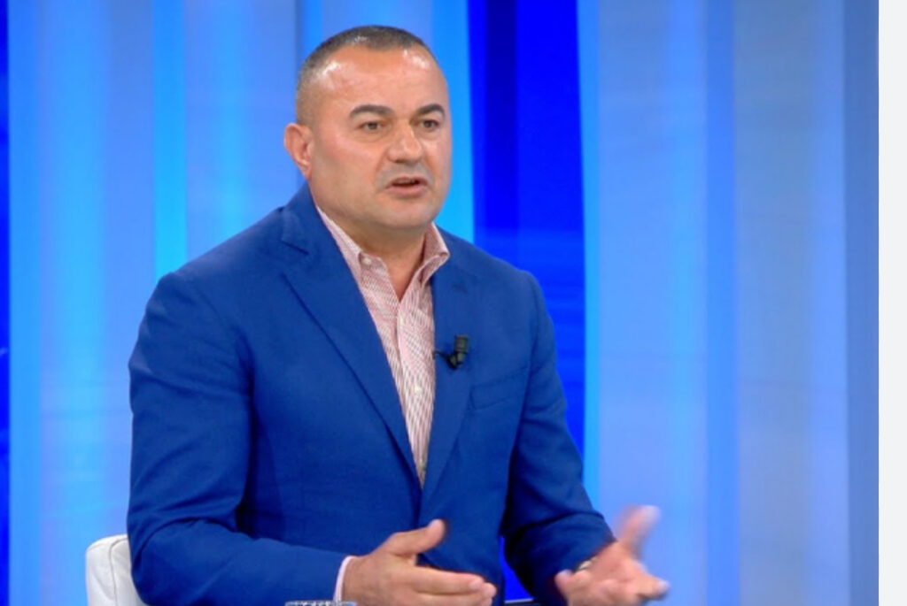 Ish-kryebashkiakut i dalin videot intime/ bie në grackën e rrjetit të mashtrusëve në internet, refuzon t’i paguaj 4 mijë euro