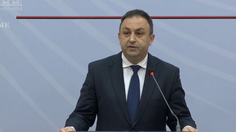 Ministri Hoxha prezanton 12 drejtorët e rinj të Policisë në qarqe, në Tiranë emërohet Elton Alushi
