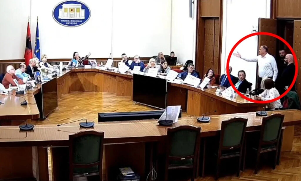 “Sterilizimi”/ Tërbohet Ish-ministri Ilir Beqaj kërcënon deputetët e opozitës