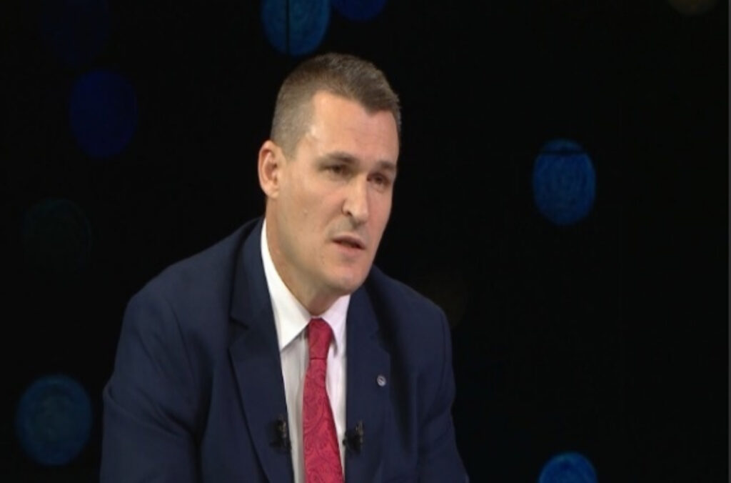 Dumani “godet” vetingun: Shqetësim të konfirmuarit në detyrë, ka premisa që kryejnë korrupsion