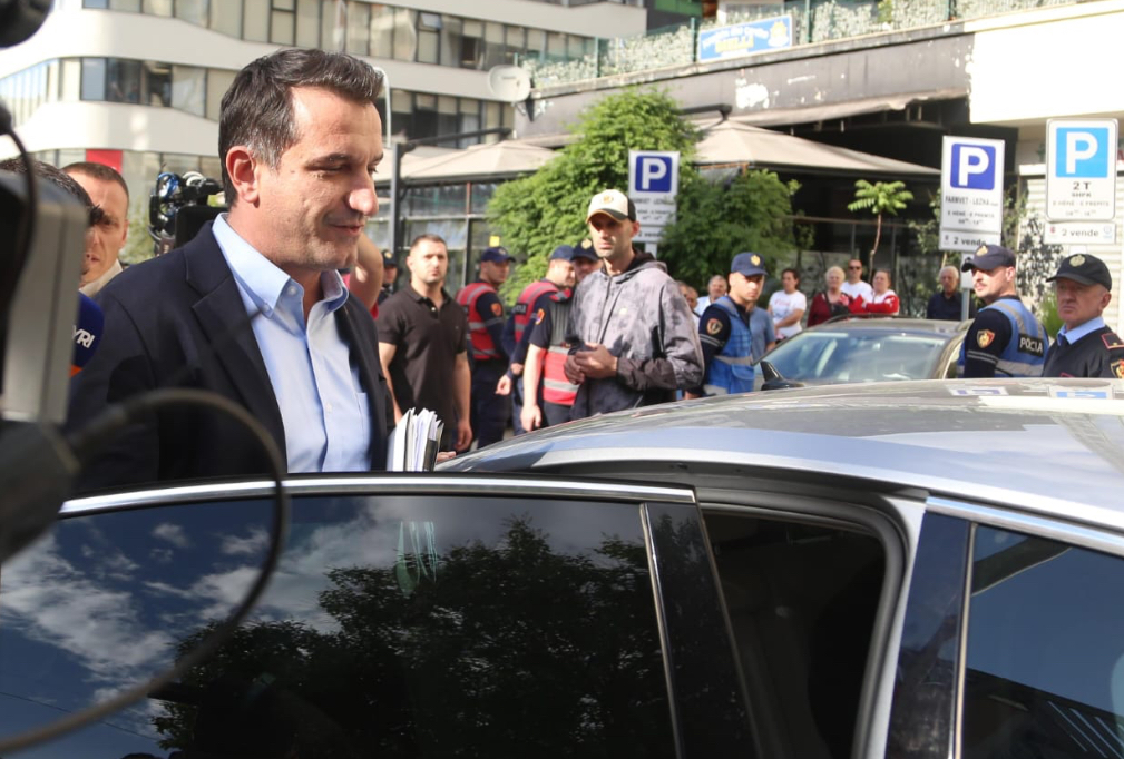 Nga “Skandal” te “S’ka Asgjë Për T’u Çuditur”