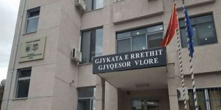 Drogoi të miturat dhe me njërën kreu marrëdhënie seκsuale, lihet në burg 40-vjeçari