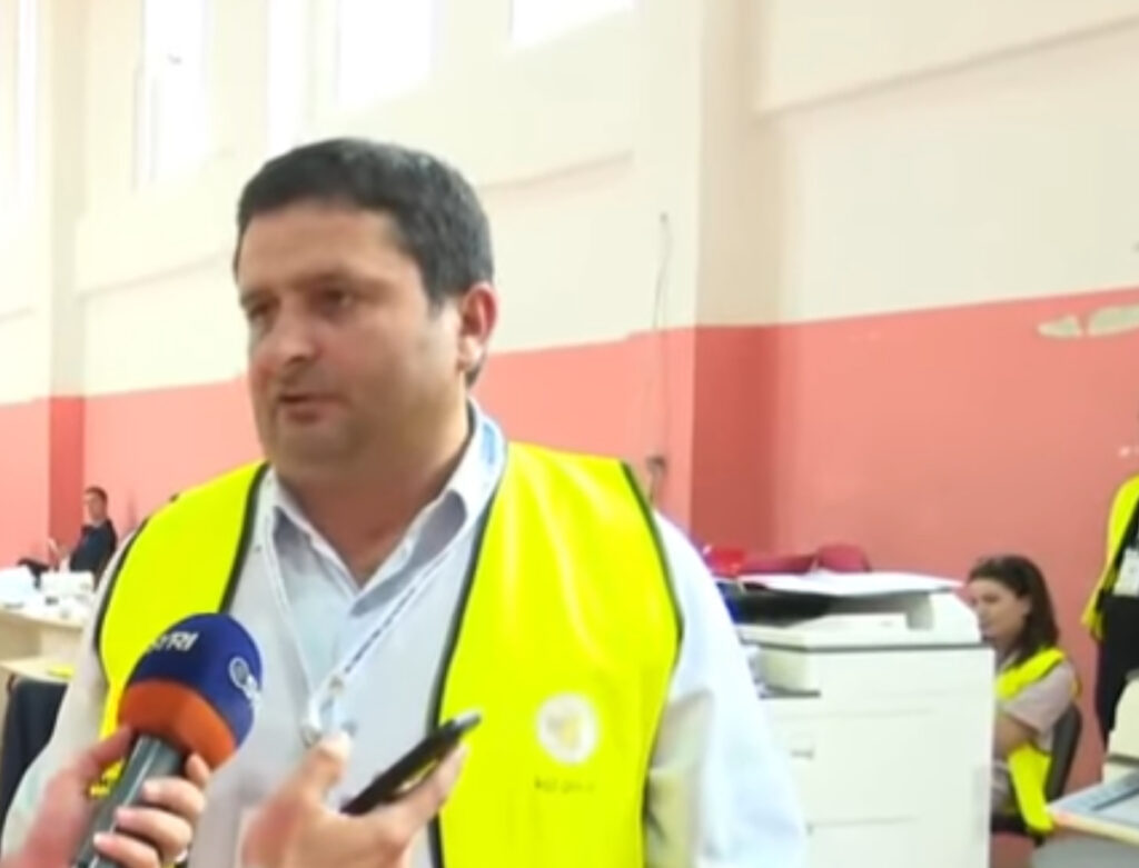 Kreu i KZAZ konfirmon mashtrimin: Shoferi i Xhabaftëve përdori badge fallco si vëzhgues